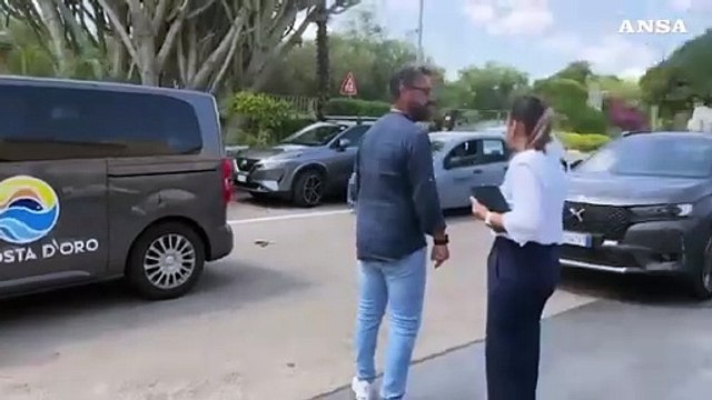 Palermo, alcuni superstiti della barca a vela affondata arrivano in albergo