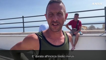 Descargar video: Palermo, un pescatore chiama i soccorsi dopo la tromba d'aria