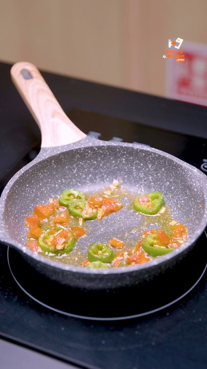 Truco para que el aceite salpique menos