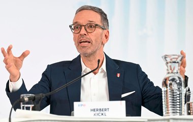 Blaues Wahlprogramm: FPÖ will "Festung der Freiheit" bauen