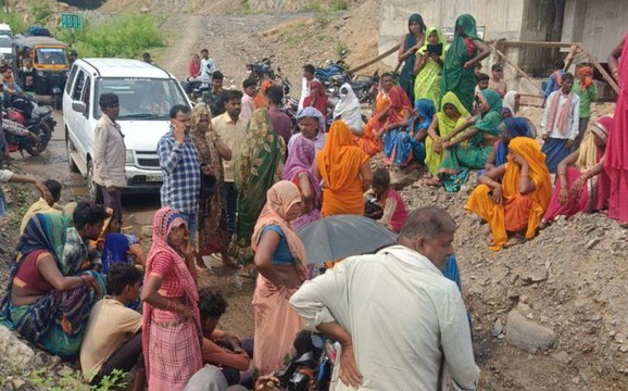 पति के साथ मायके से लौट रही महिला ने चलती बाइक से सोन नदी में लगाई छलांग