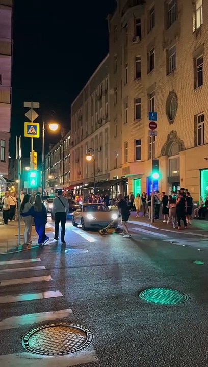 И кто тут виноват  Что я не прав  Хозяин машины напиши м...емонт . Спасибо за видео . Это надо было сделать на Московских патриках.