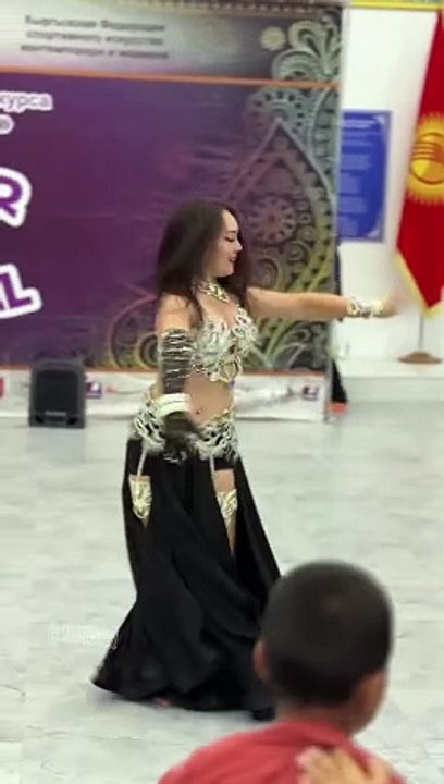 Chinese girl dance short video