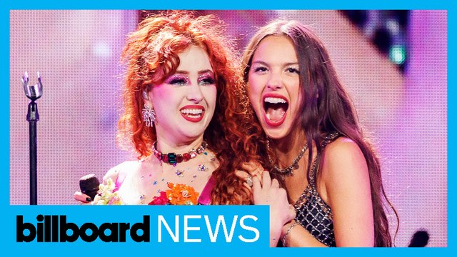 Chappell Roan Joins Olivia Rodrigo For “HOT TO GO!” During Guts Tour | Billboard News