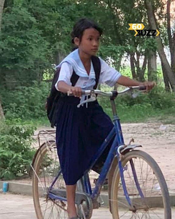 អាសូរណាស់! កូនសិស្សម្នាក់ស្រក់ទឹកភ្នែកម៉ាត់ៗ ក្រោយអ្នកគ្រូសួរនាំរឿងមួយដែលចាក់ដោតជីវិតជូរចត់