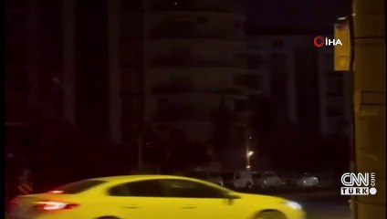 Ardı ardına patladı! Elektrik hattı korku ve paniğe neden oldu