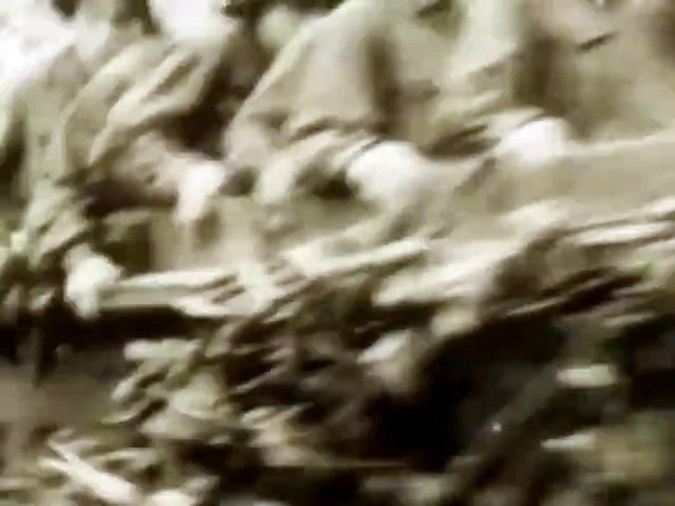 Bác đang cùng chúng cháu hành quân.