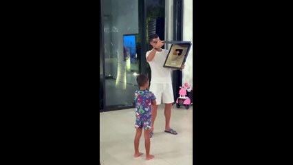 Ronaldo Youtube kanalı açtı! Bir günde milyonlarca aboneye ulaştı