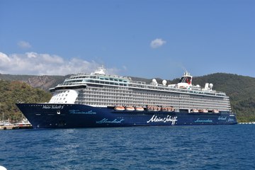 “Mein Schiff 5” kruvaziyeri Marmaris’e ulaştı!