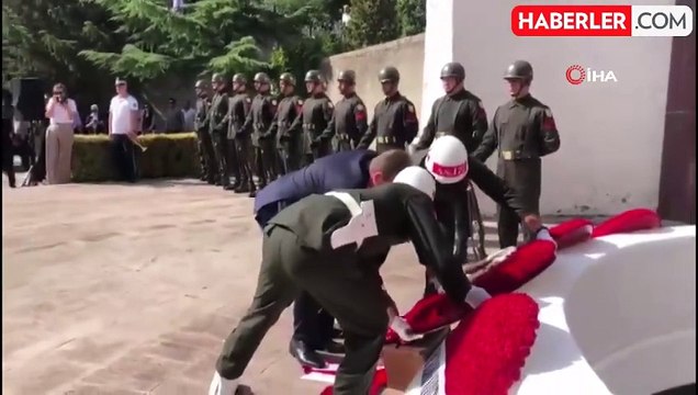 3. Cumhurbaşkanı Celal Bayar, 38. ölüm yıldönümünde devlet töreni ile anıldı