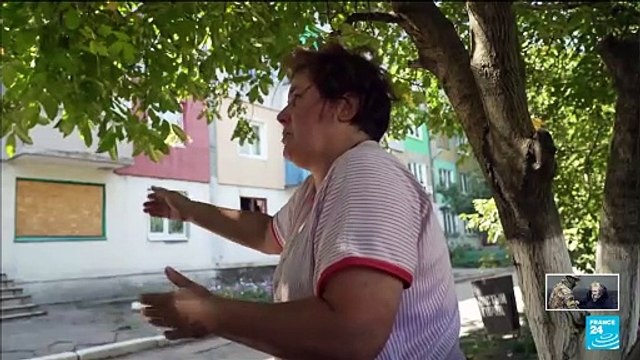 Ukraine civilians flee advancing Russian troops in east