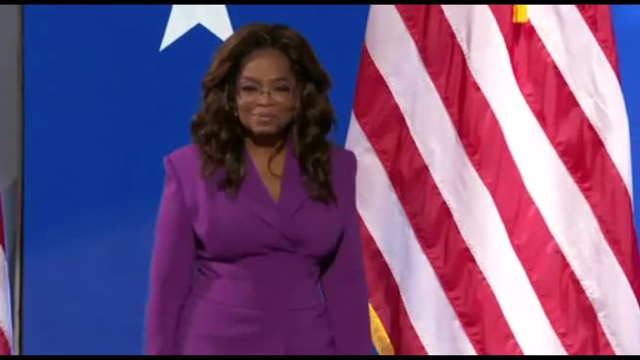 Oprah Winfrey alla convention democratica: "scegliamo la gioia!"