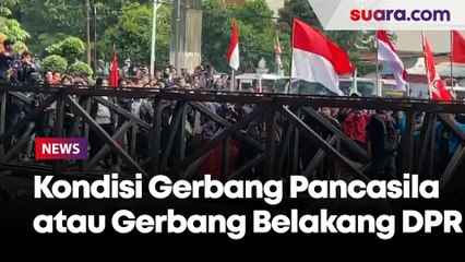 Kondisi Gerbang Pancasila atau Gerbang Belakang DPR RI berhasil dijebol Massa Aksi Penolakan RUU Pilkada