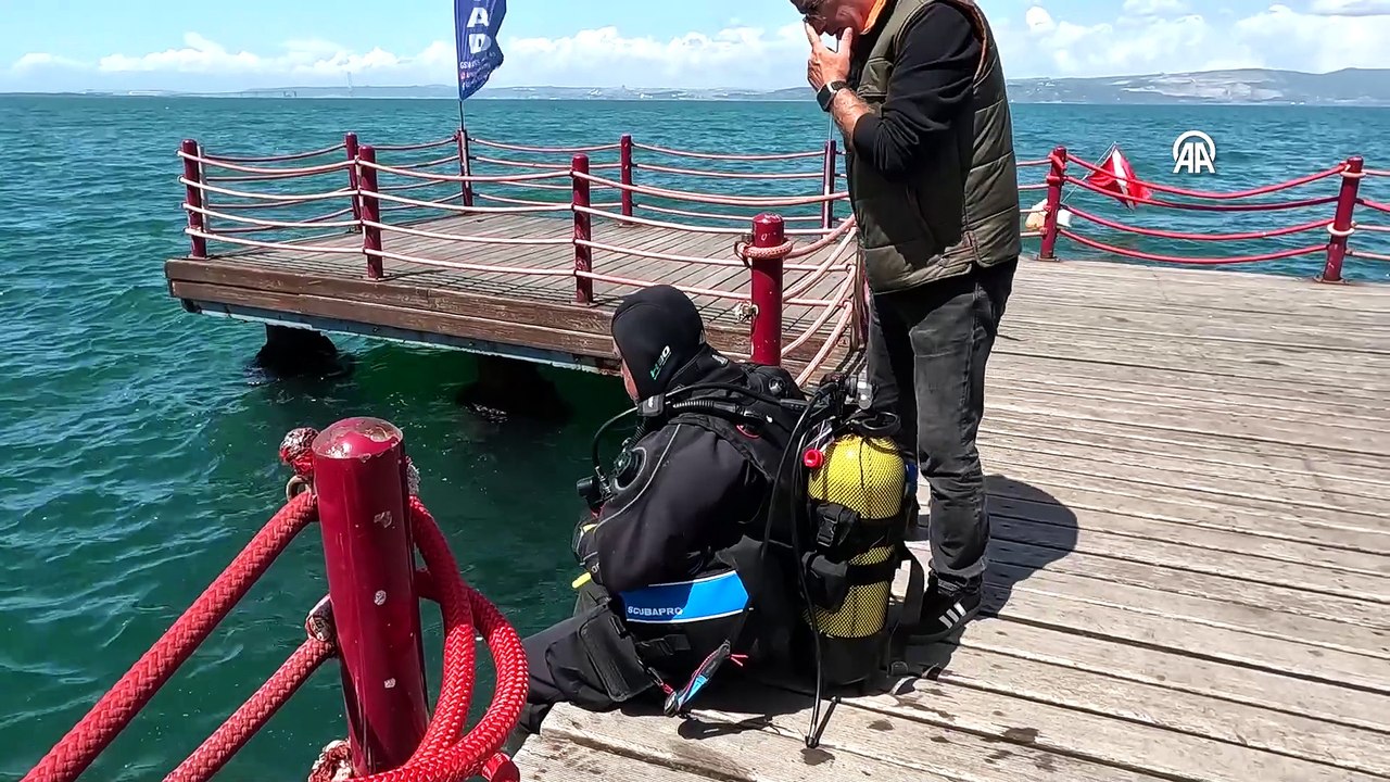 Batırılan "emektar vapur" su altı canlılarına ve dalış turizmine katkı sağlıyor