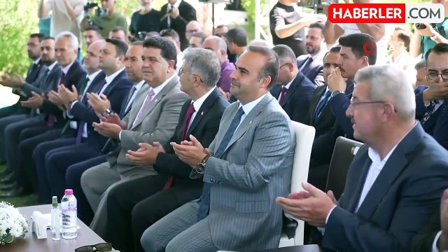 Niğde OSB'de 15 fabrikanın açılışı ve 11 fabrikanın temel atma töreni, Bakan Kacır'ın katılımıyla gerçekleştirildi