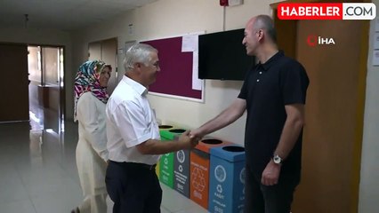 28 yıllık çift, evliliklerini üniversite ile taçlandırdı