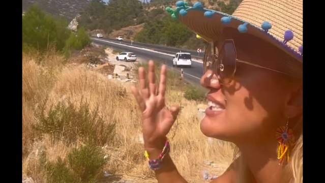 Tuğba Özay ‘ı turistik yolda çıldırtan manzara