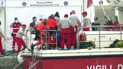 العثور على جثة مايك لينش بعد غرق مركبه وتواصل البحث عن آخر المفقودين