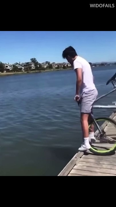 BICYCLE FAILS #shorts #4 #bicyclefail  #failcompilation #failsoftheweek #funny #memes #bicyclefails