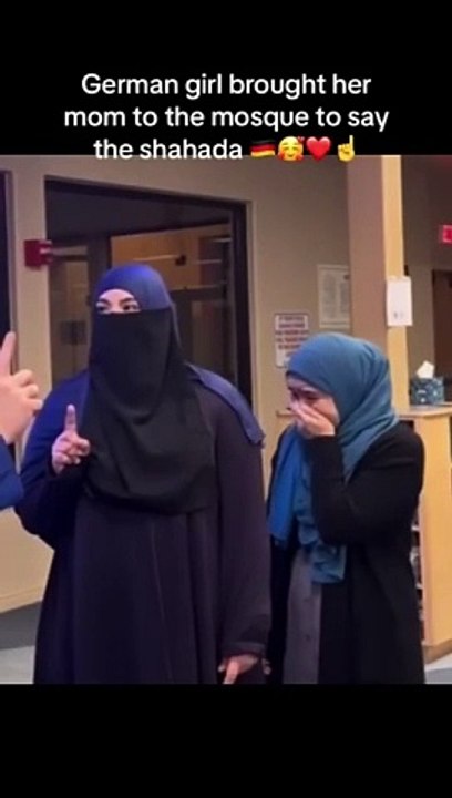 A_sister_from_California_reverted_to_Islam___AllahuAkbar___