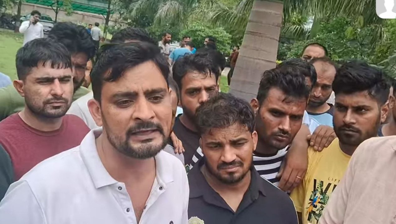 कॉलोनी में मारपीट के बाद चलाई गोली, एसपी से कार्रवाई की मांग