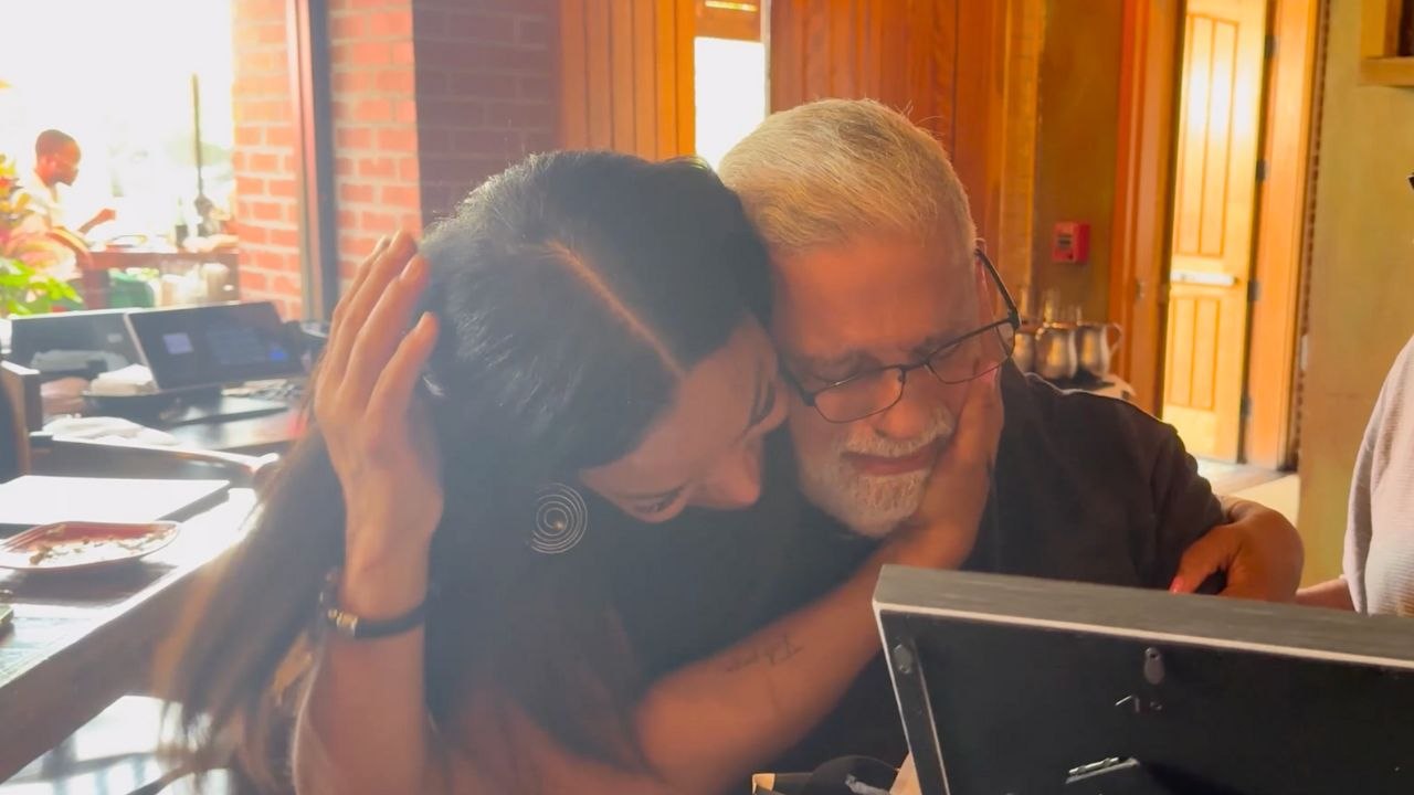 Padrastro Llora Cuando Hijastra Pregunta Si La Acompañará Al Altar Con Papá Biológico