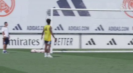 El golazo de Mbappé con el exterior y la respuesta de Vinicius.