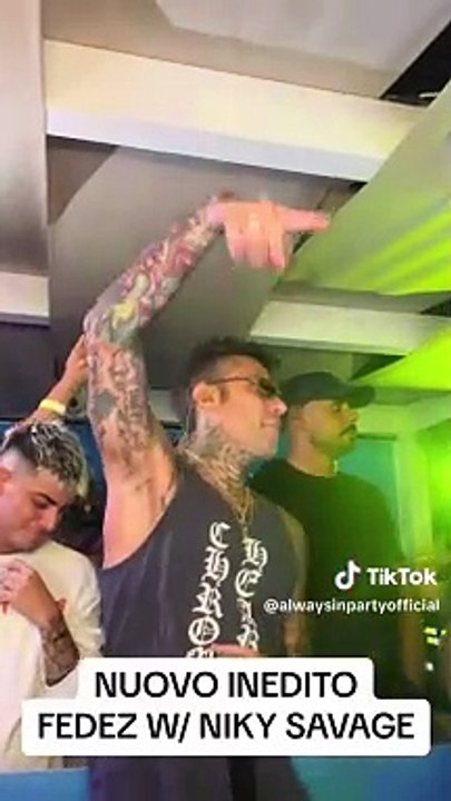 L'anteprima della nuova canzone di Fedez