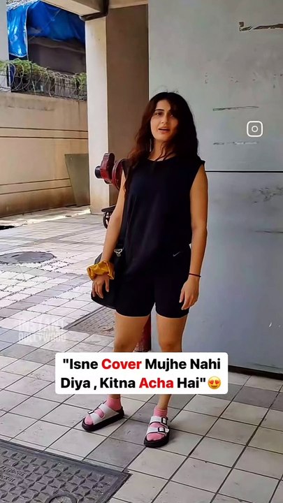 Fatima Sana Shaikh's reaction say it all-She loves the paparazzi mobile cover.