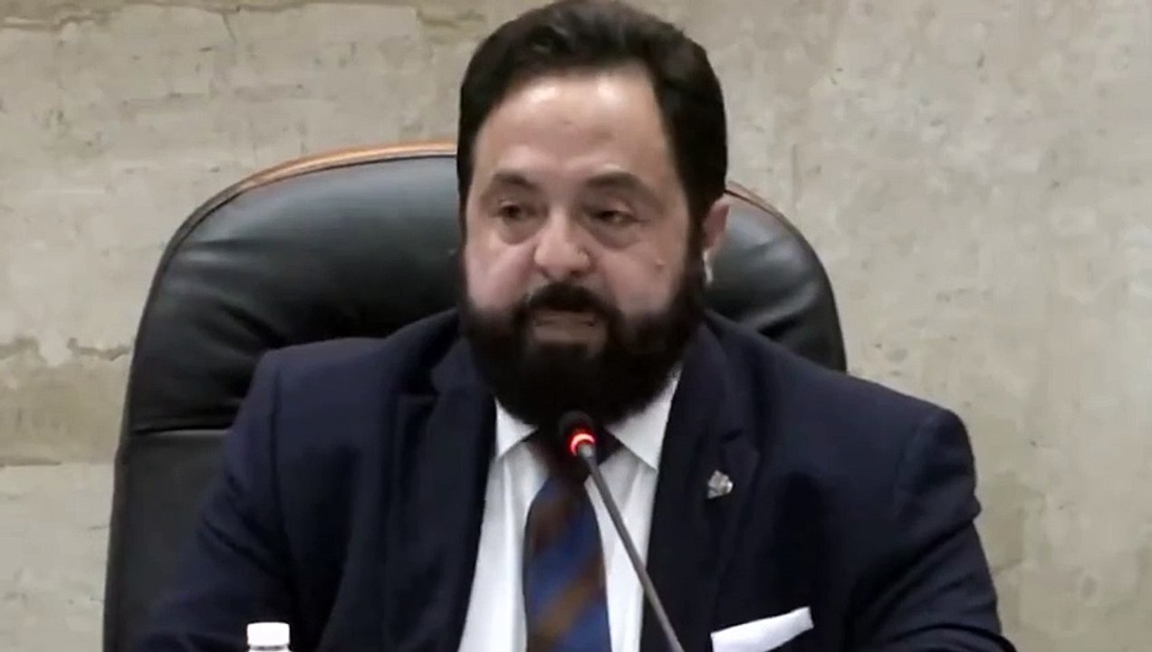Buscan penalizar a los que se opongan a registrarse en el lector biométrico