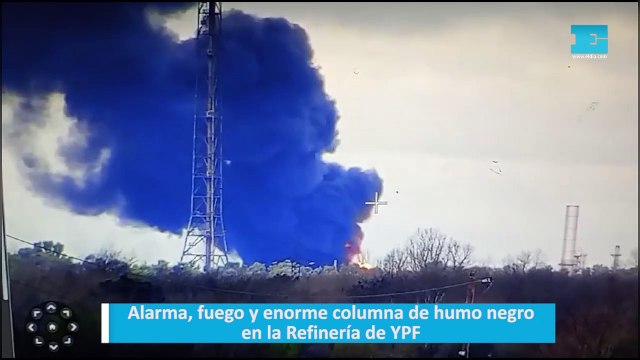 Alarma, fuego y enorme columna de humo negro en la Refinería de YPF
