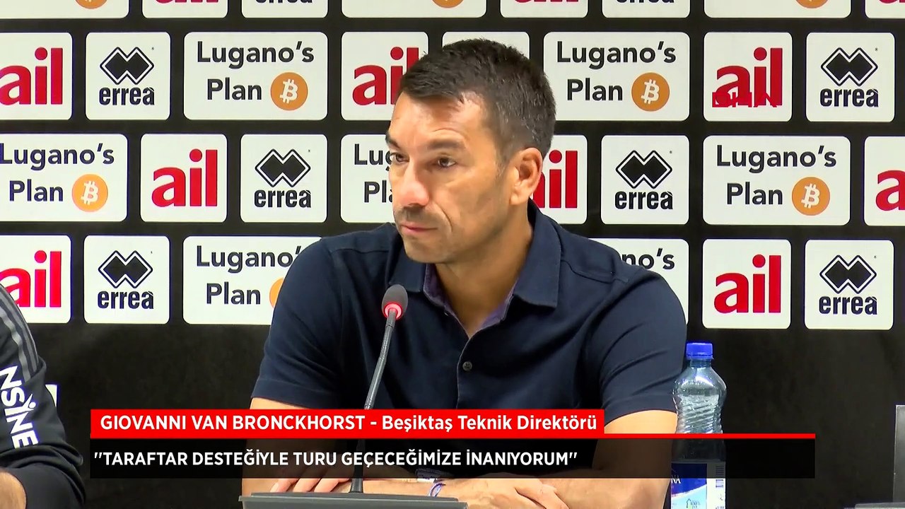 Beşiktaş Teknik Direktörü Giovanni van Bronckhorst: İki golü hediye ettik