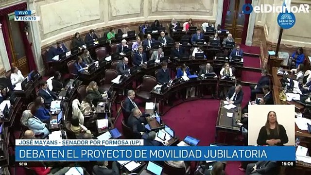 Risas y complicidad entre Villarruel y el senador peronista José Mayans