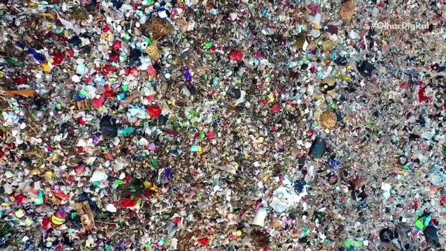 Cientistas descobrem como remover microplásticos da água