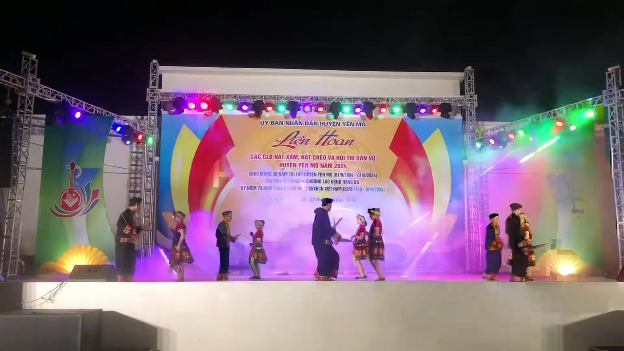 Hai tiết mục dự thi của đội dân vũ xã Yên hoà tham gia hội thi dân vũ chào mừng 30 năm tái lập huyện Yên mô. Cảm ơn sự nhiệt tình của các vũ công rất rất nhiều. xin chúc mừng thành công của cả hai tiết mục