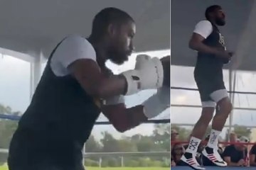 Floyd Mayweather reta a Julio César Chávez y a su hijo en plena conferencia