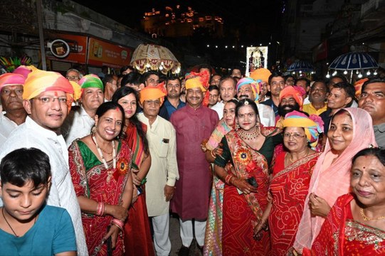 Video : ठाठ-बाट से निकली छोटीकाशी की तीज माता, स्वागत में बिछाए पलक पावड़े