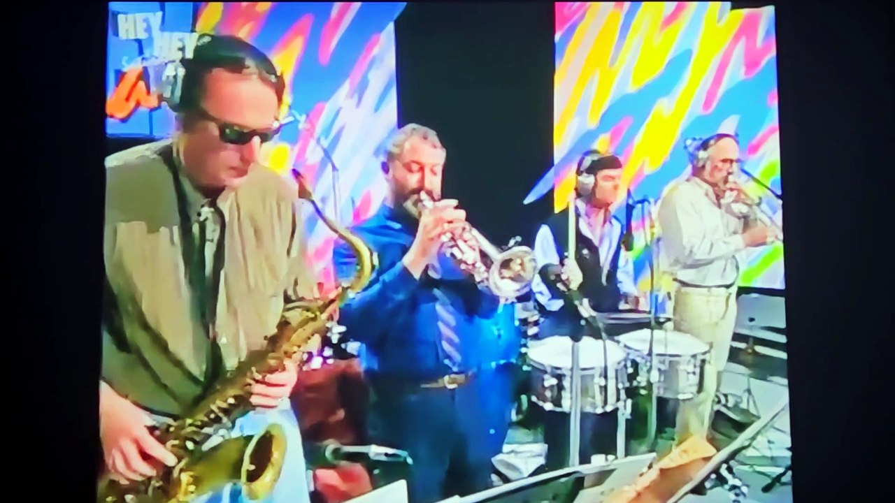 LINDA GEORGE, LISA EDWARDS, LINDSAY FIELD, WENDY STAPLETON, MAL STANTON & PENNY DYER - Higher Love (Hey Hey It's Saturday May 14, 1988)