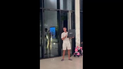 The golden button...for my kids | Cristiano Ronaldo