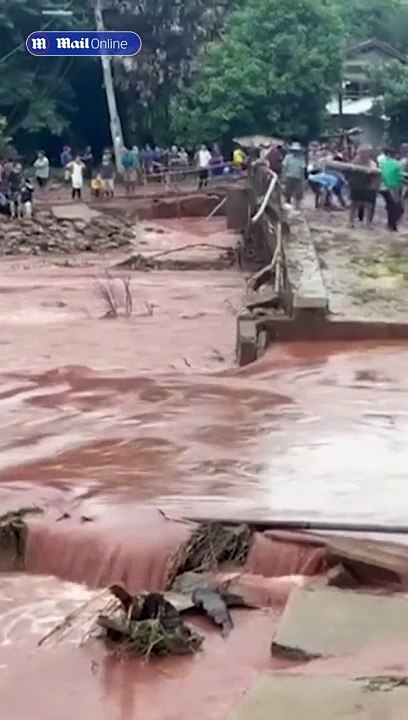 Severe flash floods in Thailand hit country with landslides