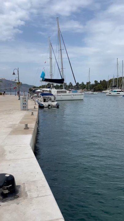 LE JOLI PORT de Stari Grad