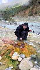 Boiling eggs in the natural hot water 
