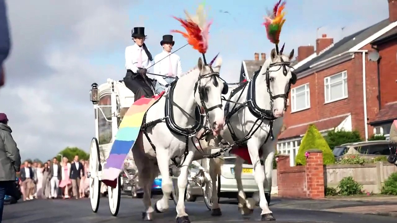 Service celebrates life of girl killed in Southport - video Dailymotion