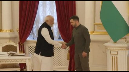 Video herunterladen: Il premier indiano Modi a Kiev ricevuto dal presidente Zelensky