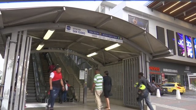 Usuarios opinan sobre posible extensión de horario del metro