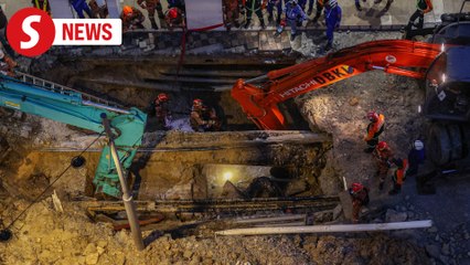 Sinkhole victim: Scuba divers deployed to enter chamber