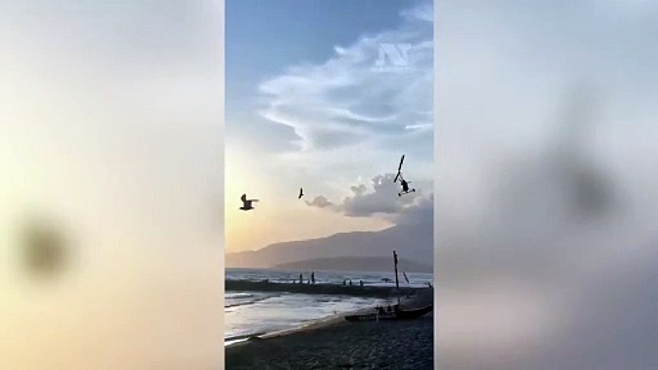 ULTRALEGGERO PRECIPITA IN MARE A MINTURNO