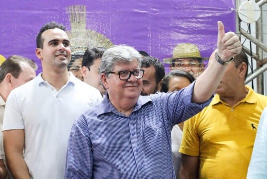 João Azevêdo parabeniza Cajazeiras e destaca ações do governo: “Quero celebrar junto com o povo”