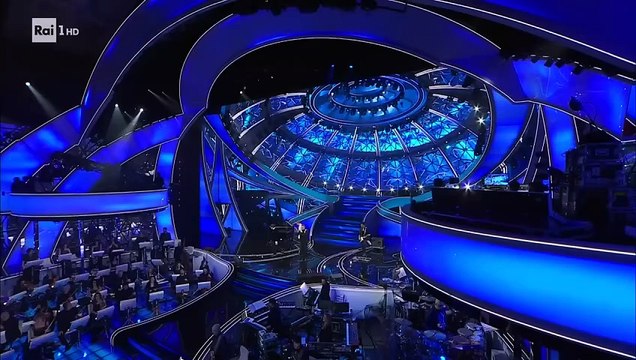 Sanremo 2023 - Gianluca Grignani canta 'Quando ti manca il fiato'