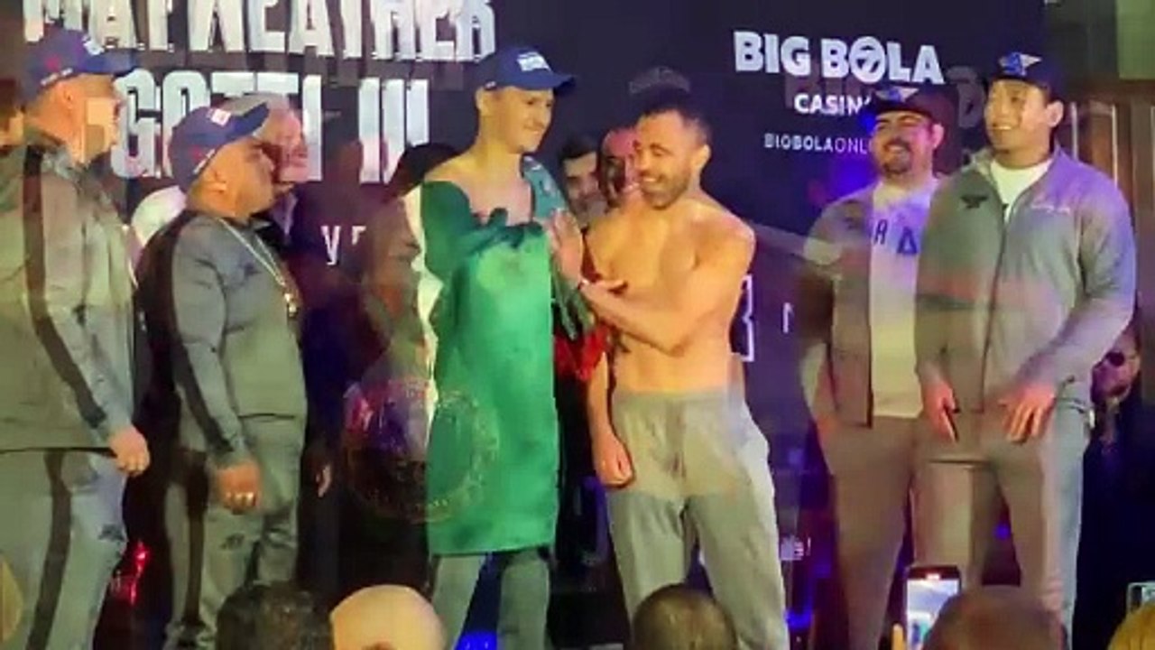 El mexicano Alan “Rey David” Picasso subió a la báscula previo a su pelea contra el armenio Azat Hovhannisyan